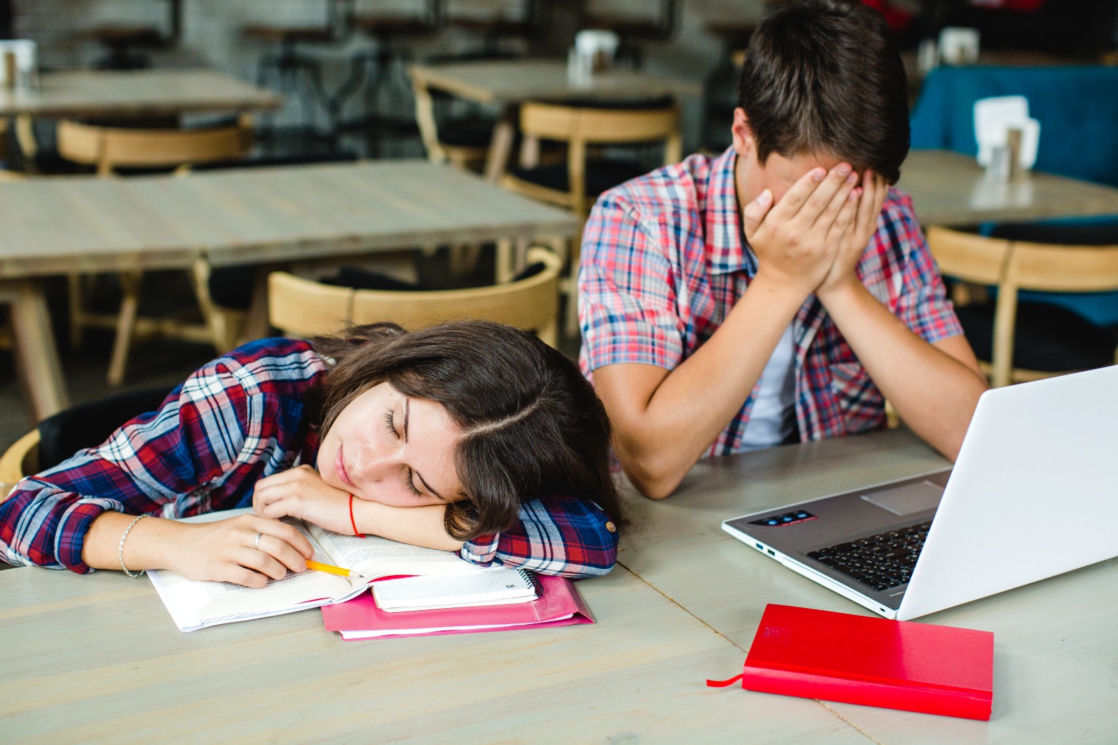 TEMA 2. La importancia de vivir conectados y las exigencias de los estudiantes que pertenecen a las nuevas generaciones y que ya nacieron en un entorno digital